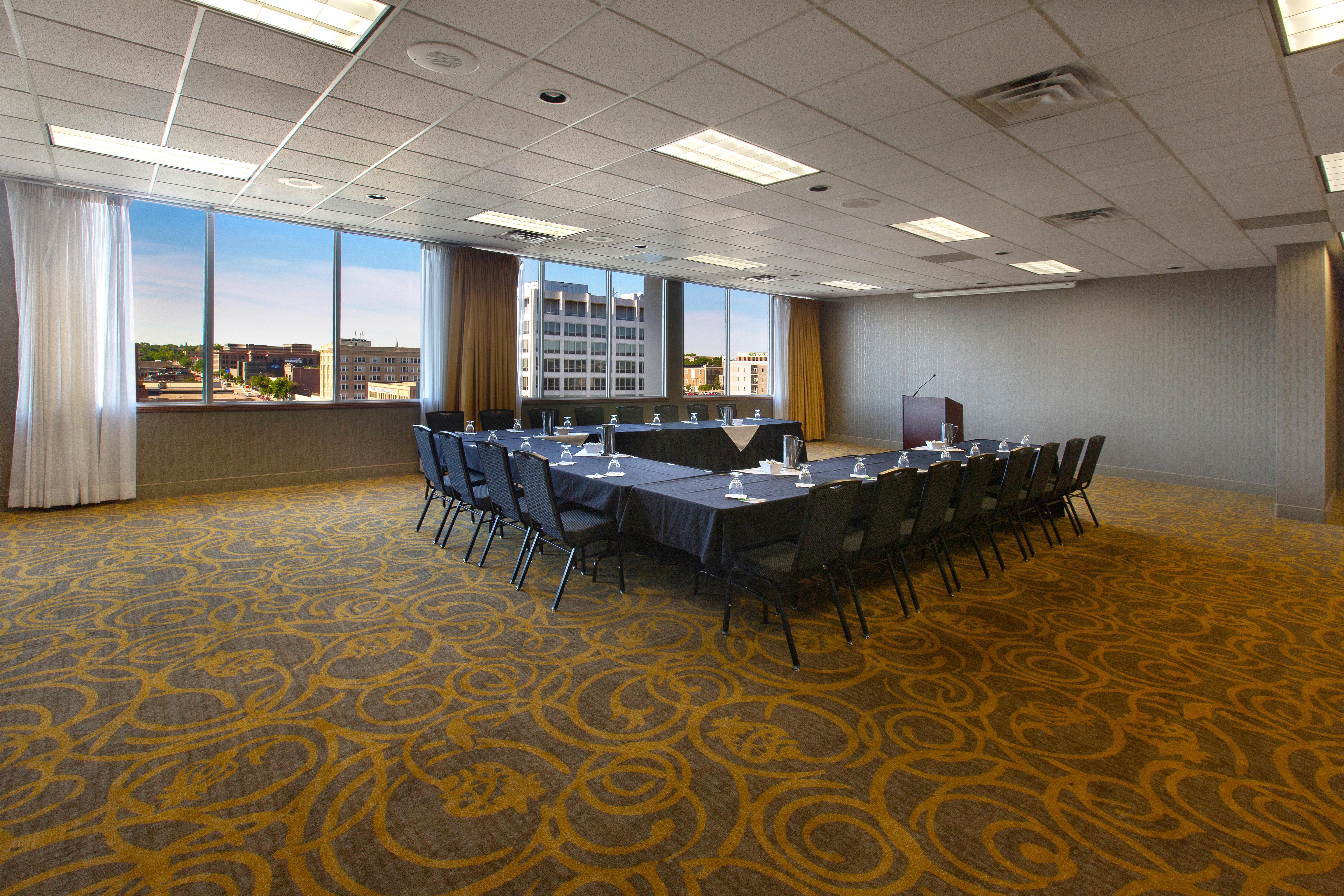 Holiday Inn Sioux Falls-City Center, An Ihg Hotel Exterior photo